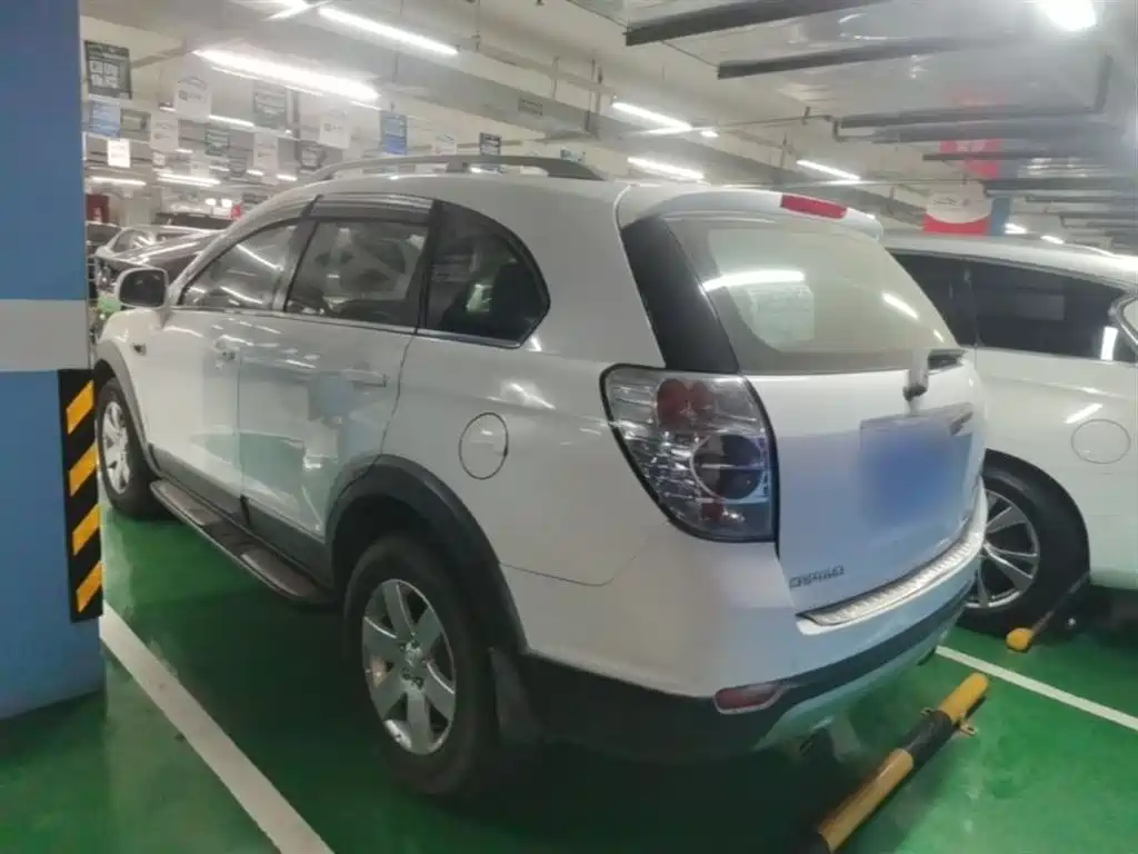 Chevrolet Captiva 2014 2.4L 2WD Urban 5-seater фото 5