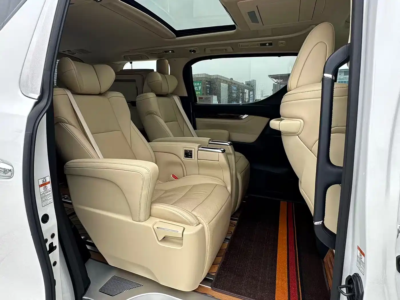 Toyota Alphard 2021 Hybrid 2.5L Luxury фото 9