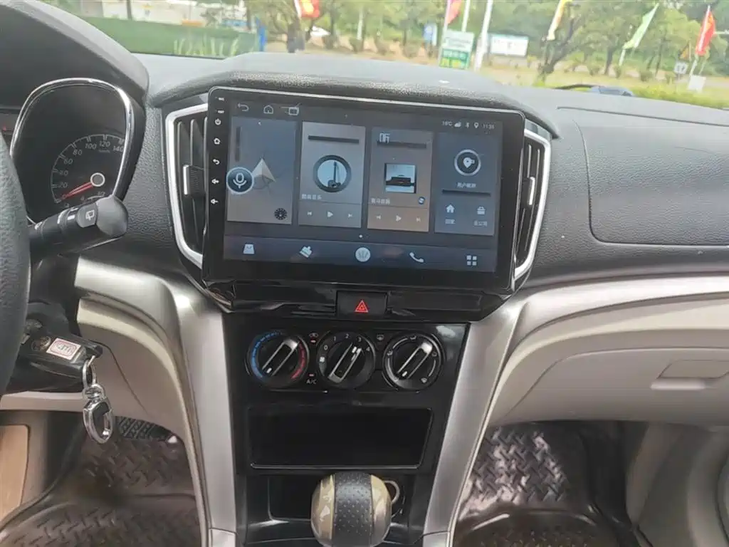 Venucia T70 2016 2016 2.0L CVT Rui Xing Edition