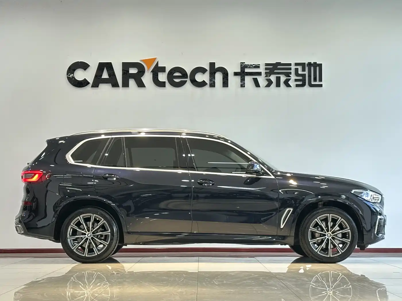 BMW X5 2022 xDrive 30Li Premium M Sport Package фото 4