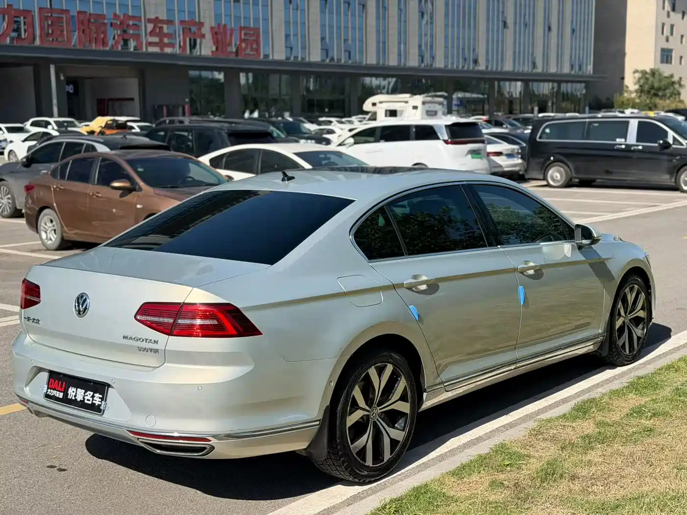 Volkswagen Magotan 2018 330TSI DSG Premium фото 9