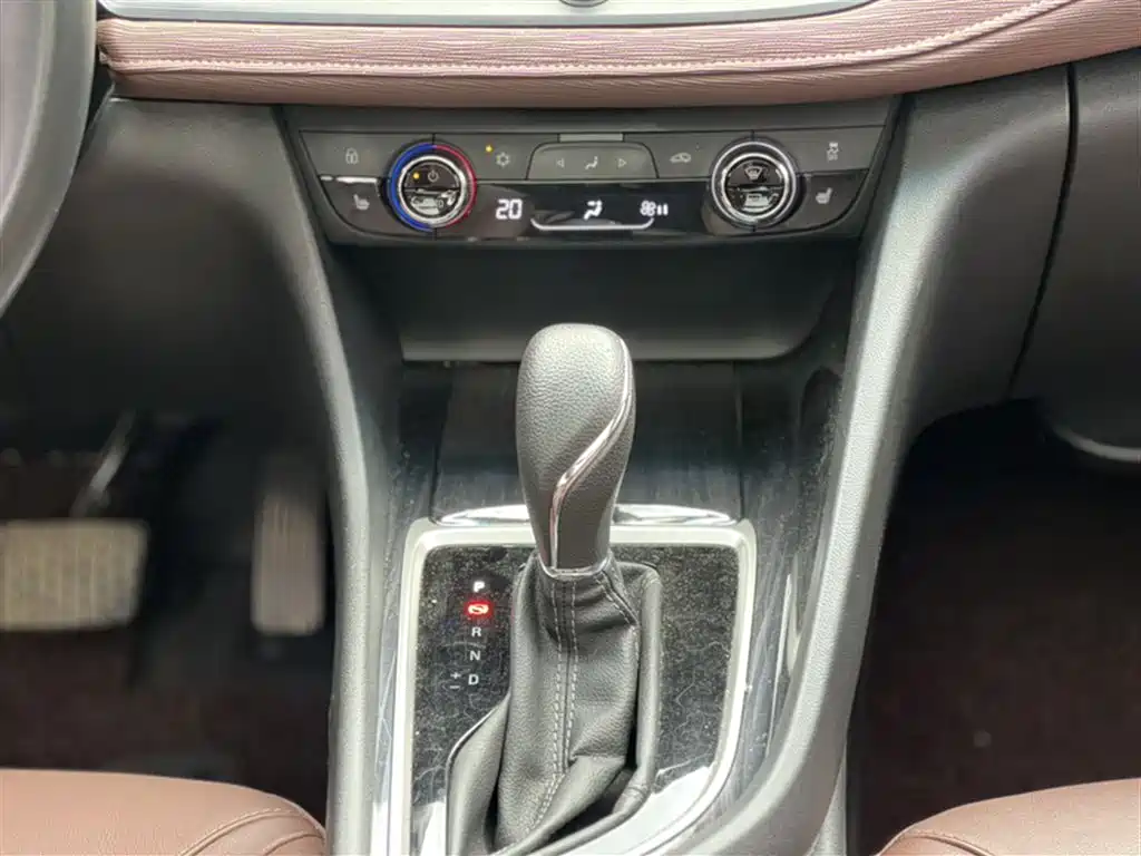 Buick GL6 2019 18T 6-seat Connected Luxury China VI фото 19