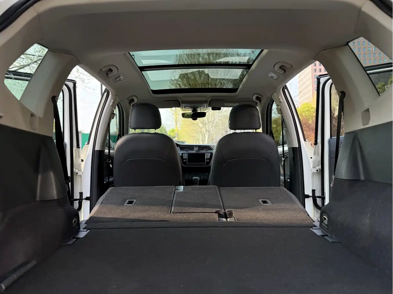 Volkswagen Tiguan L 2018 330TSI Automatic 2WD Luxury Edition фото 17