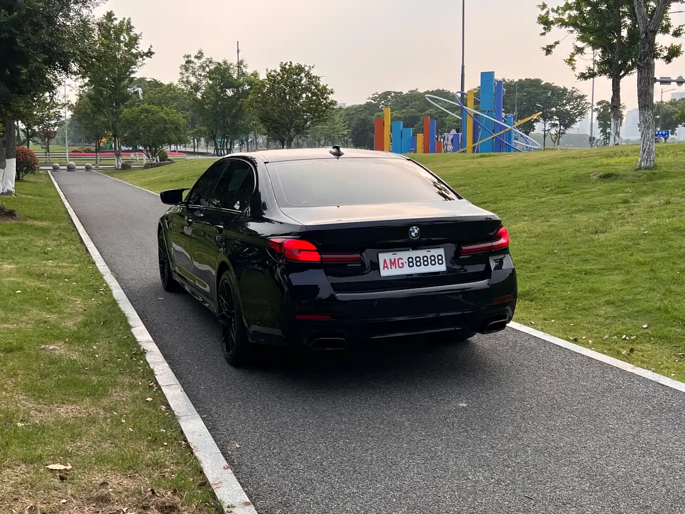 BMW 5 Series 2022 Model Second Facelift 525Li M Sport Package фото 8