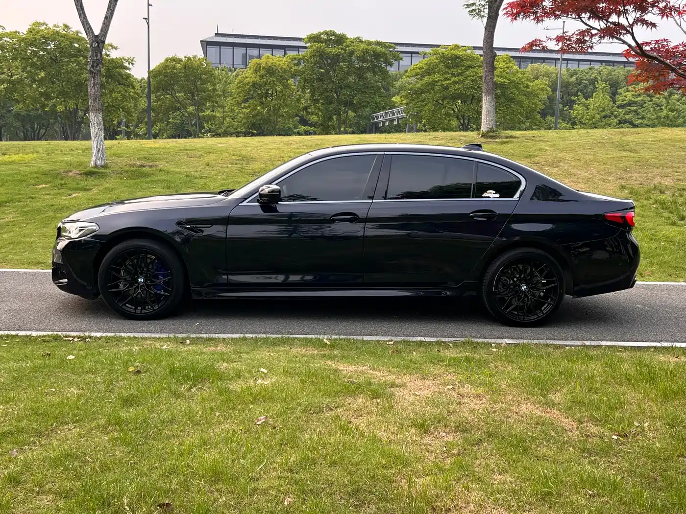 BMW 5 Series 2022 Model Second Facelift 525Li M Sport Package фото 4