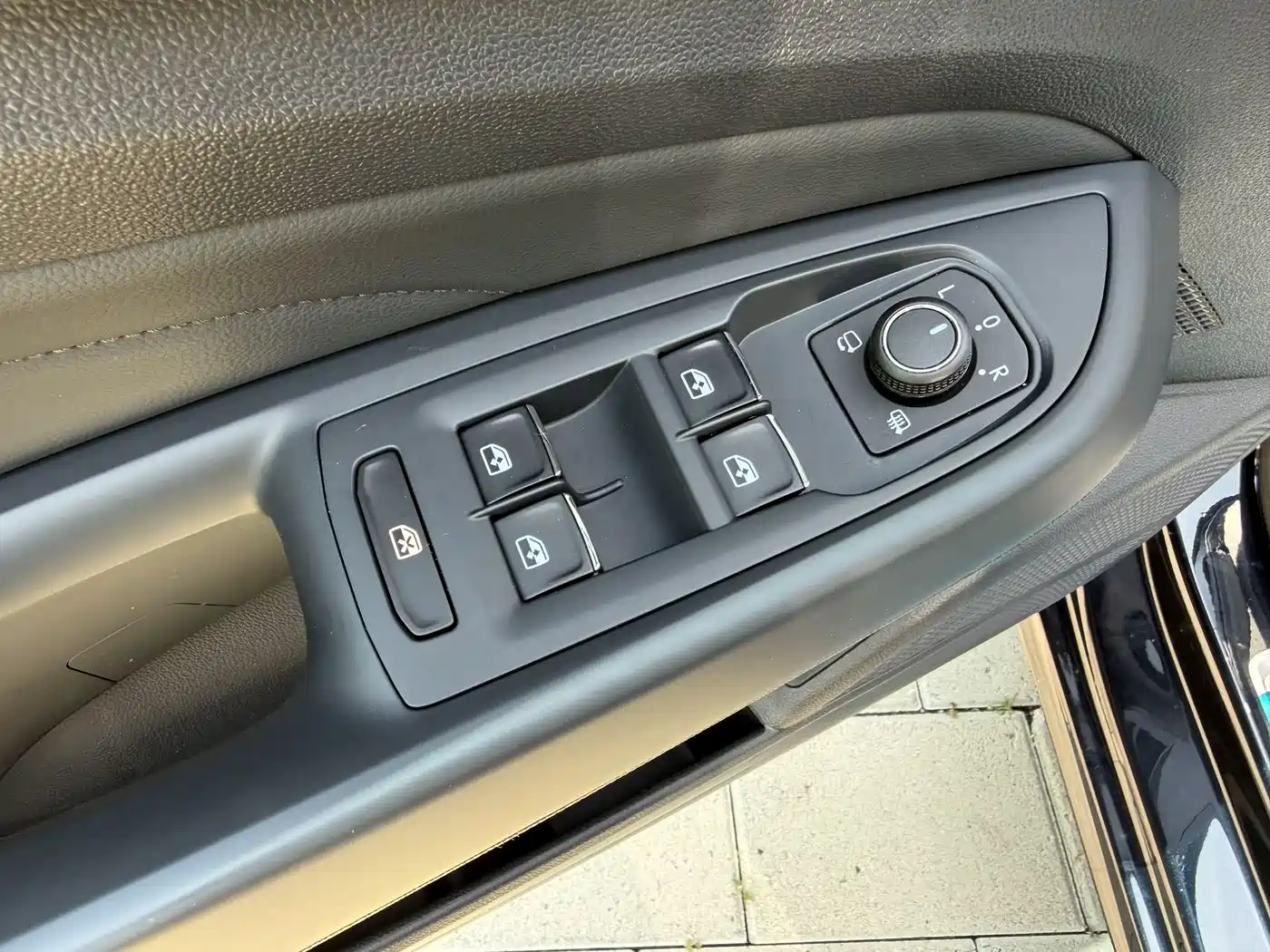 Фото 14 - Volkswagen Passat