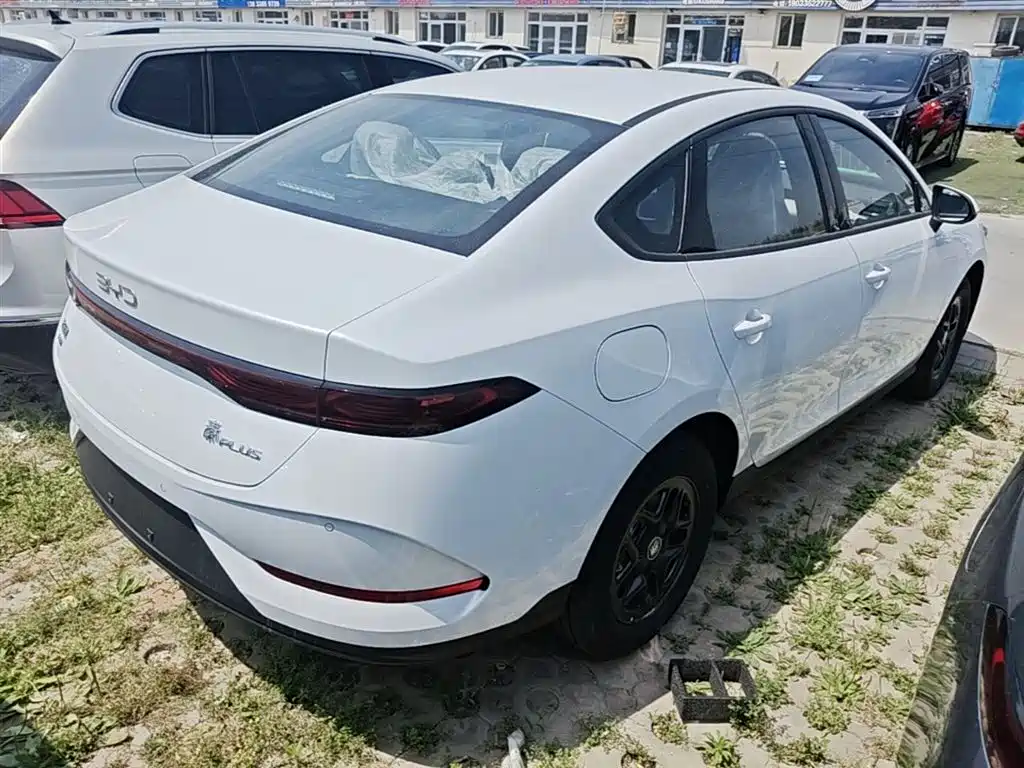 BYD Qin PLUS 2026 DM-i Smart Edition 128KM Progressive фото 7
