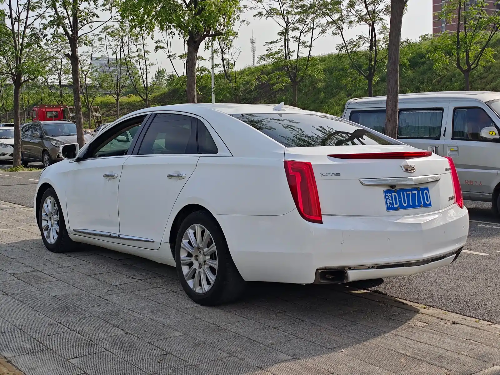 Photo 9 - Cadillac XTS