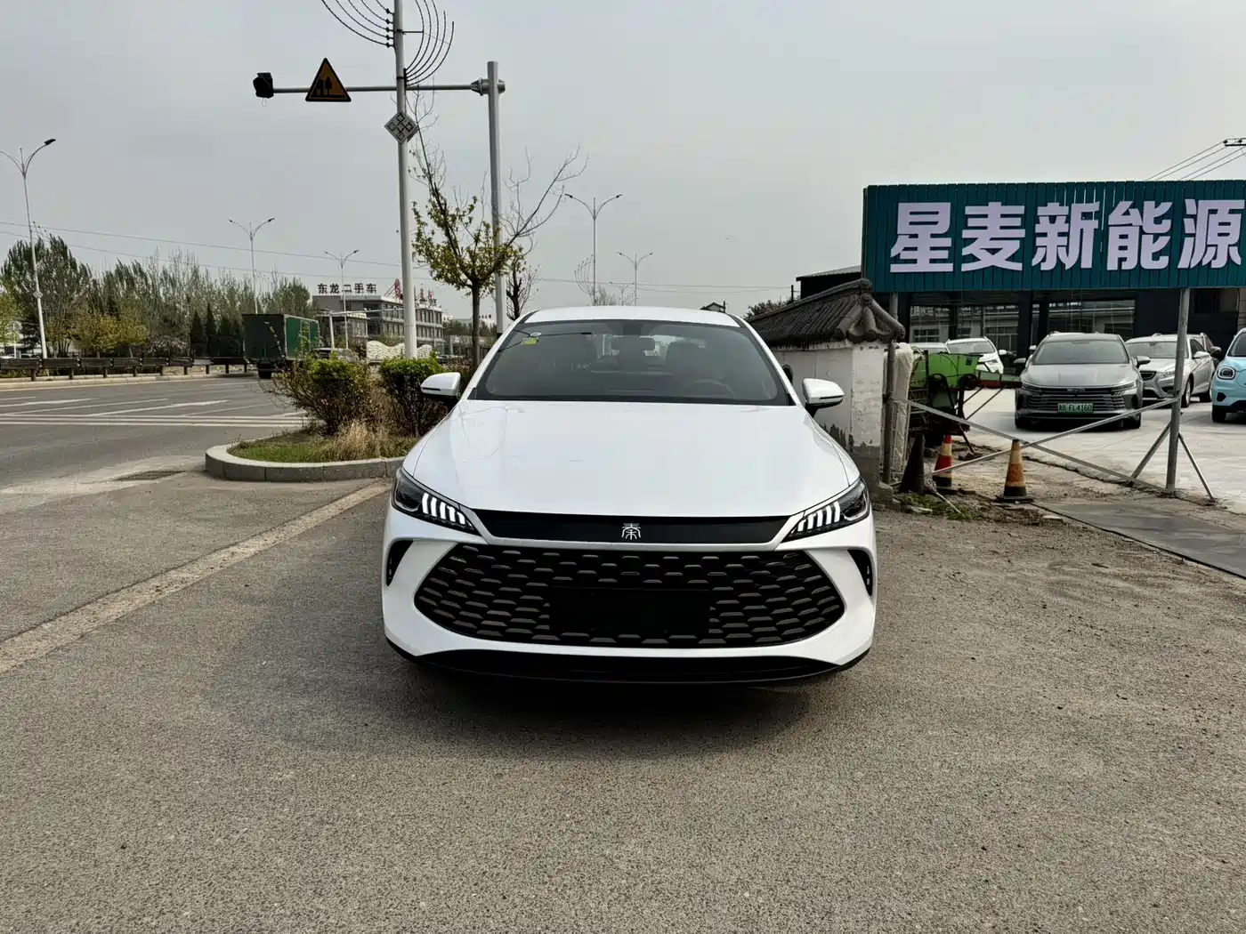 BYD Qin PLUS 2026 DM-i 128KM Progressive фото 2