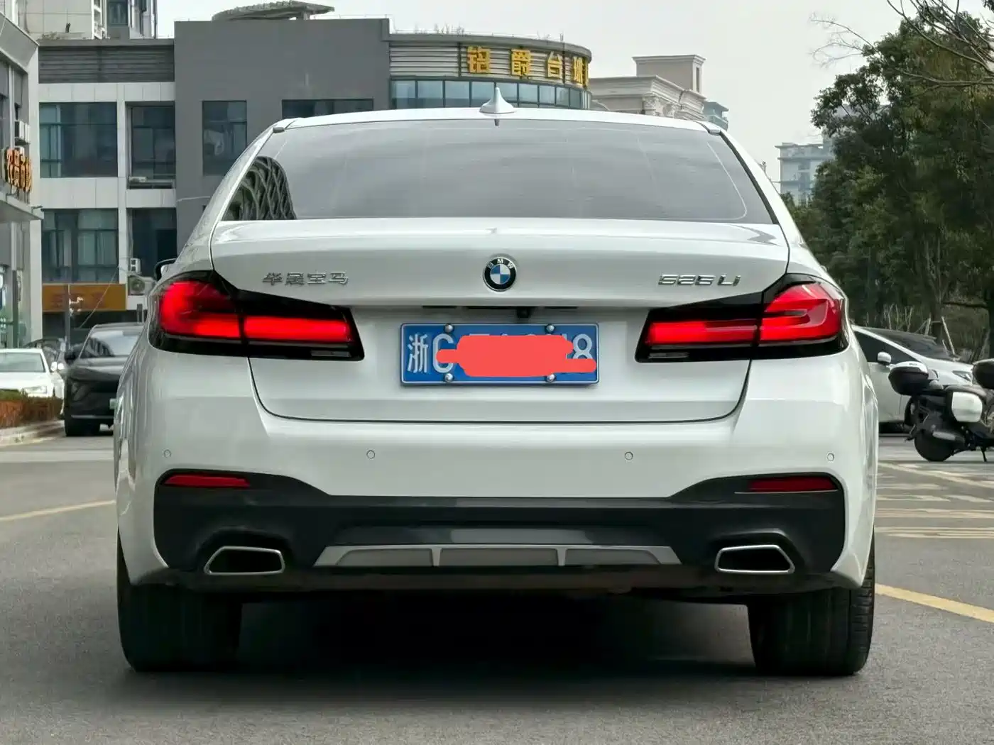 BMW 5 Series 2022 525Li M Sport Package фото 8