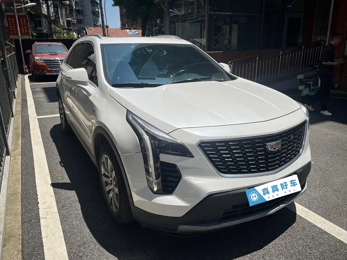 Cadillac XT4 2021 28T FWD Premium Edition фото 3