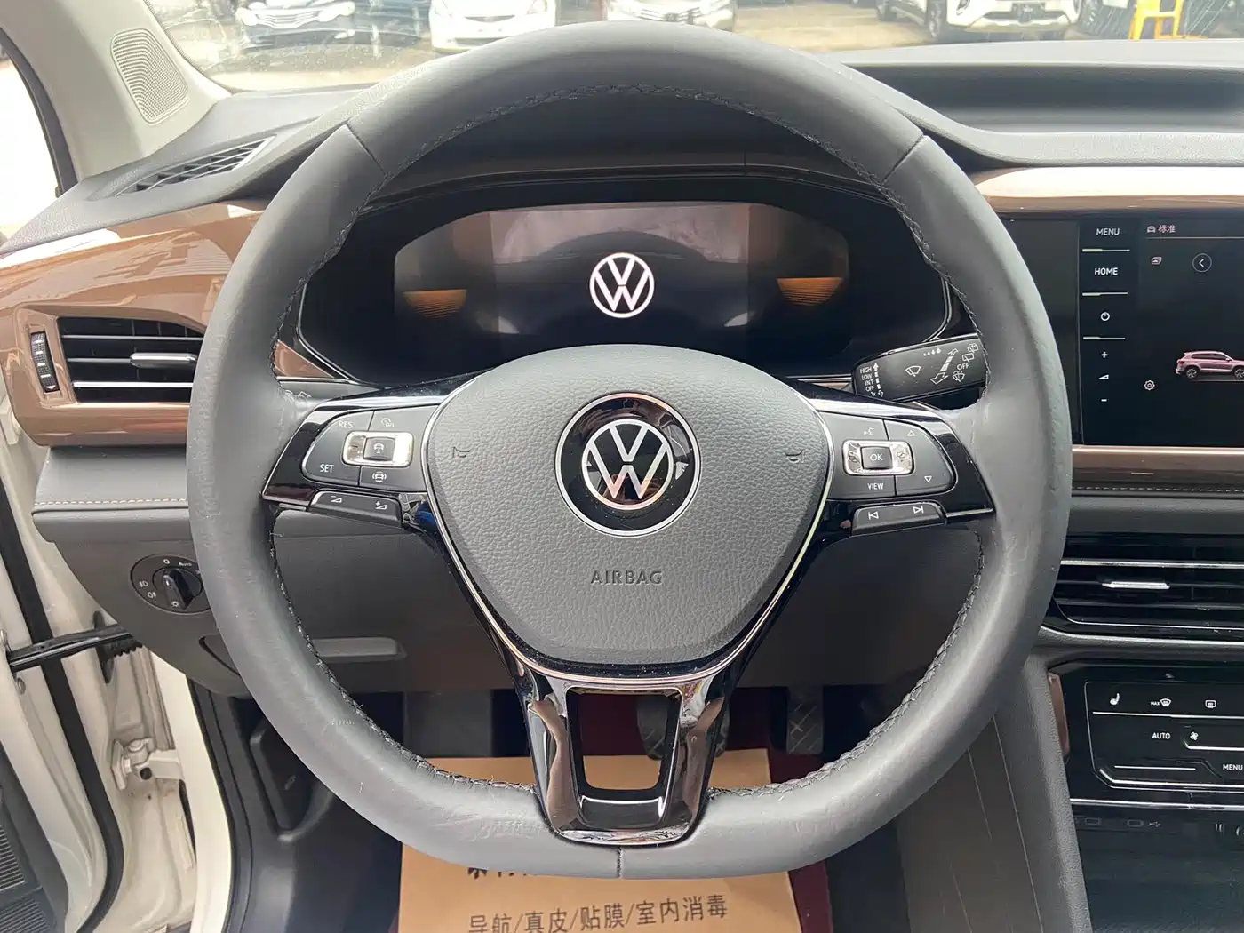 Volkswagen Tharu 2022 280TSI FWD Luxury Edition фото 12