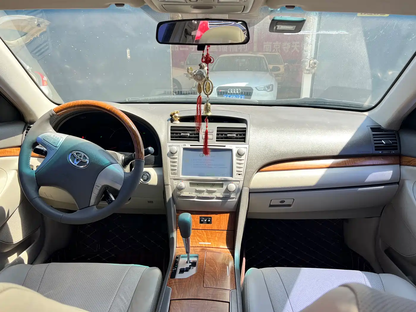 Toyota Camry 2011 240G Luxury Anniversary Edition фото 17