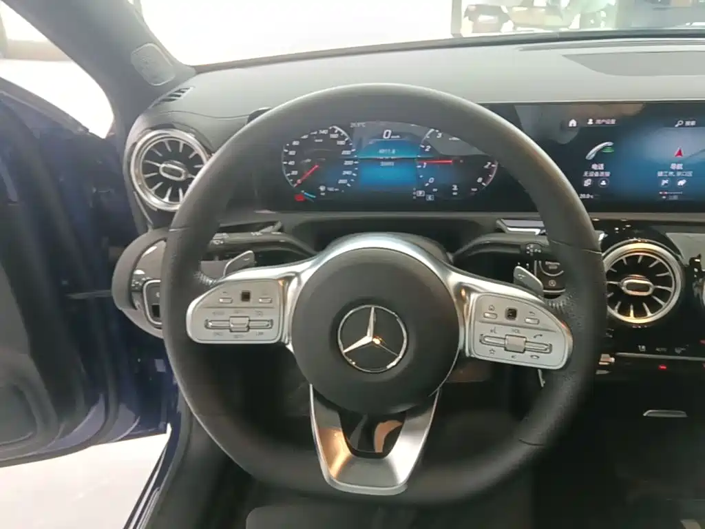 MERCEDES-BENZ CLASS A