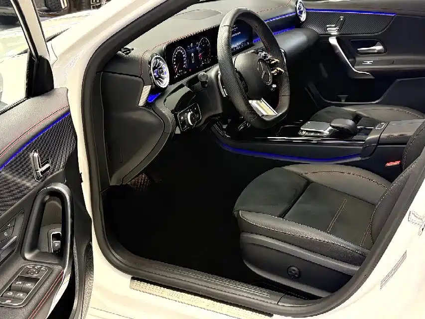 Mercedes-Benz A-Class 2023 A 200 L Fashion фото 5