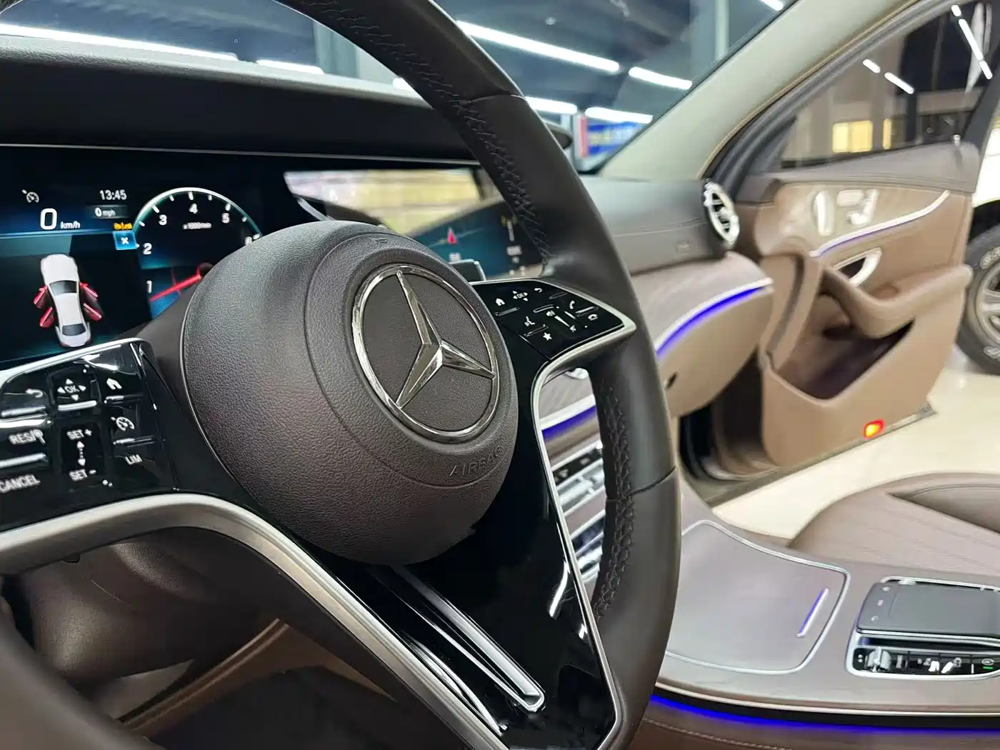 Mercedes-Benz E-Class 2023 Facelift E 300 L Luxury фото 7