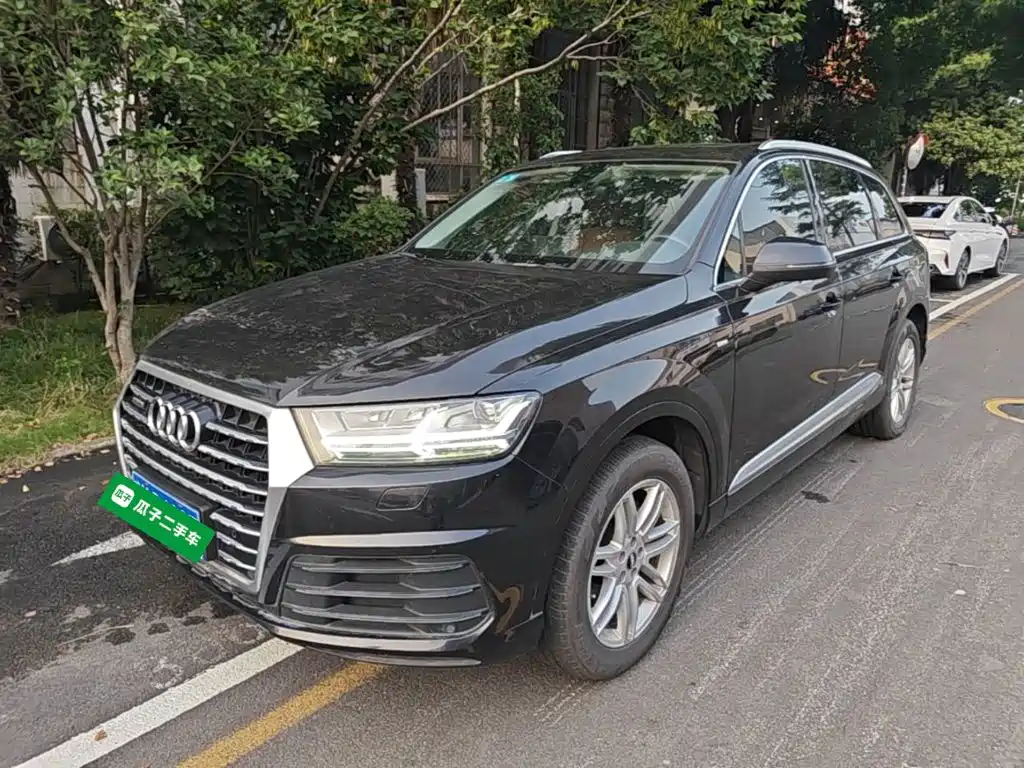 Фото 2 - Audi Q7