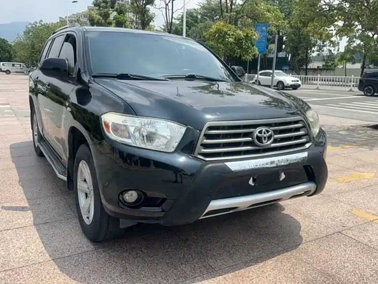 Photo 3 - Toyota Highlander