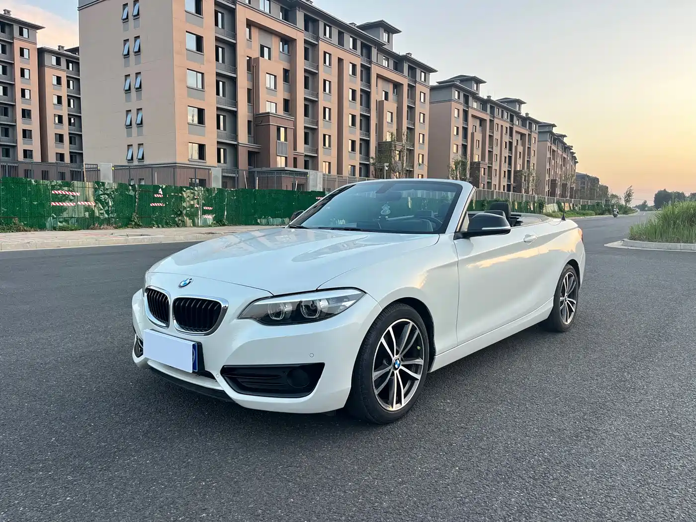 BMW 2 Series (Import) 2018 220i Convertible Coupe Sport Design Package