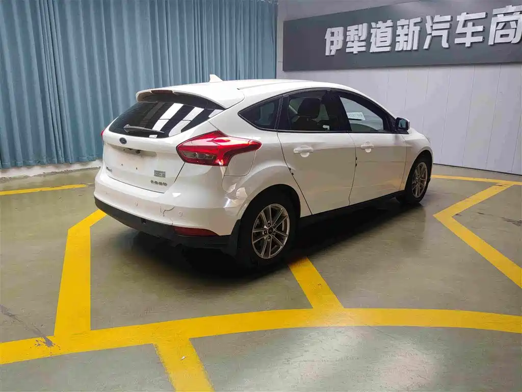 Photo 7 - Ford Focus
