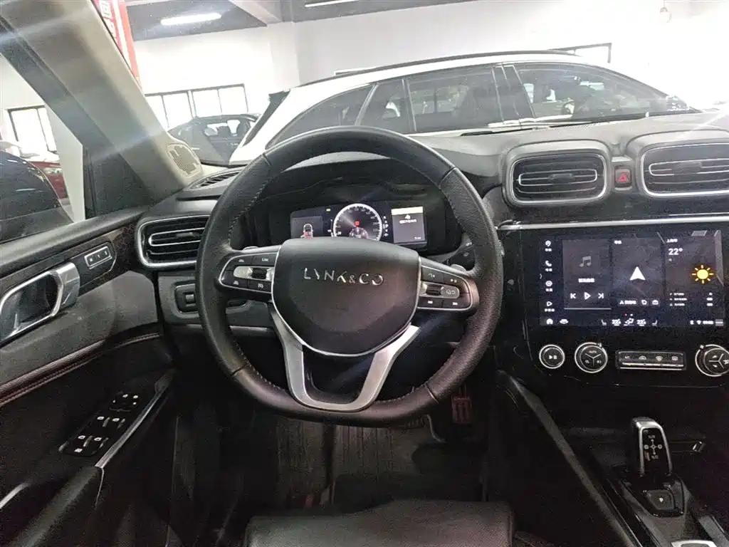 Lynk & Co 02 2019 1.5T DCT FWD Jin Pro Version China VI фото 11
