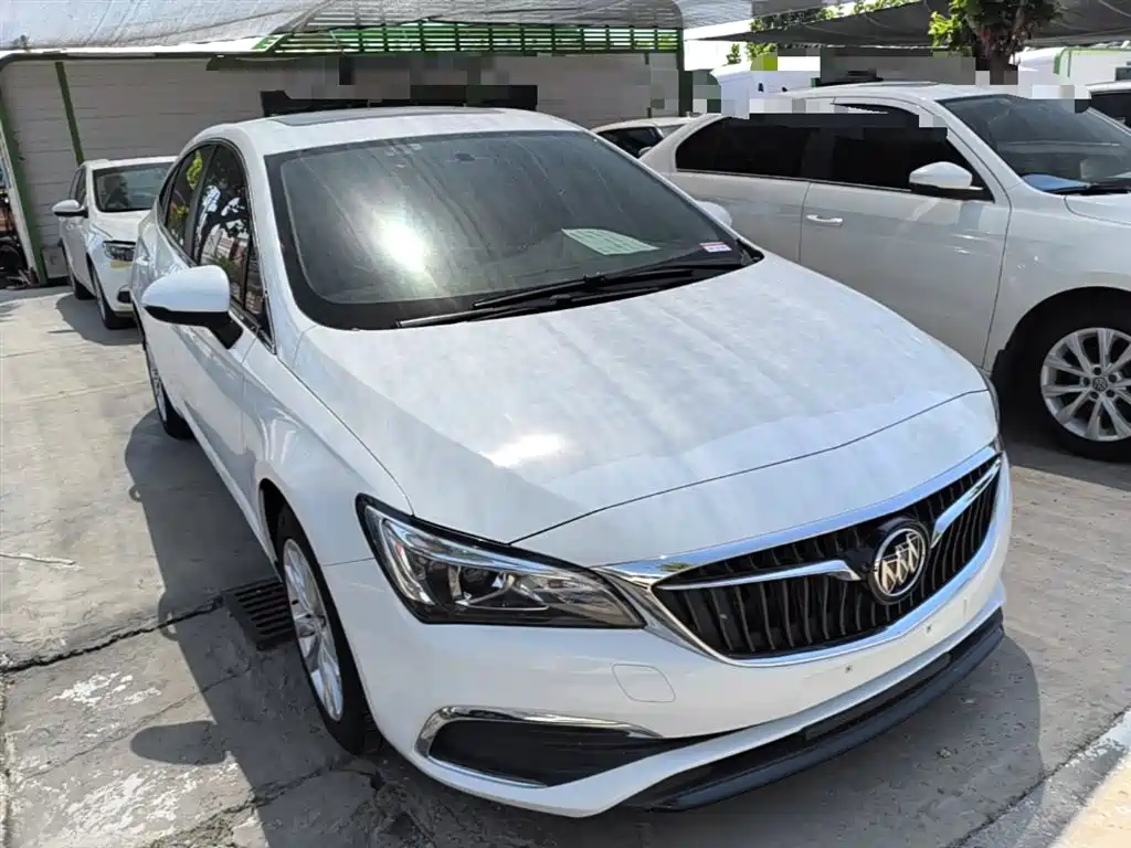 Buick Verano 2018 Sedan 20T Dual Clutch Leading фото 4