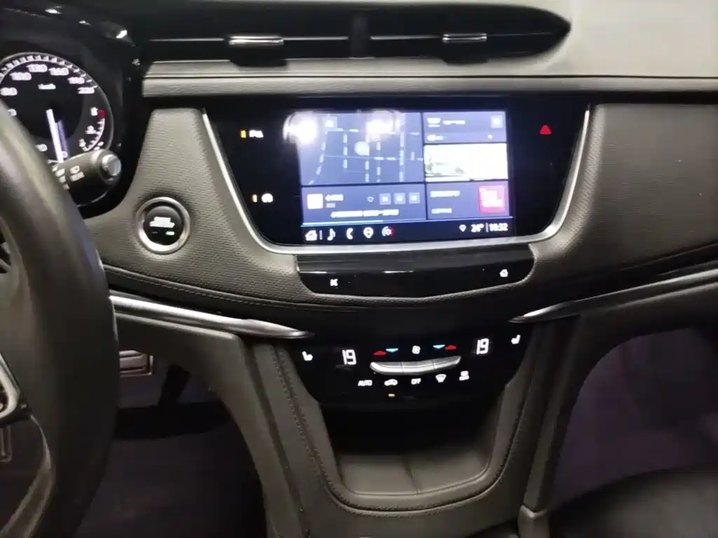 CADILLAC XT5