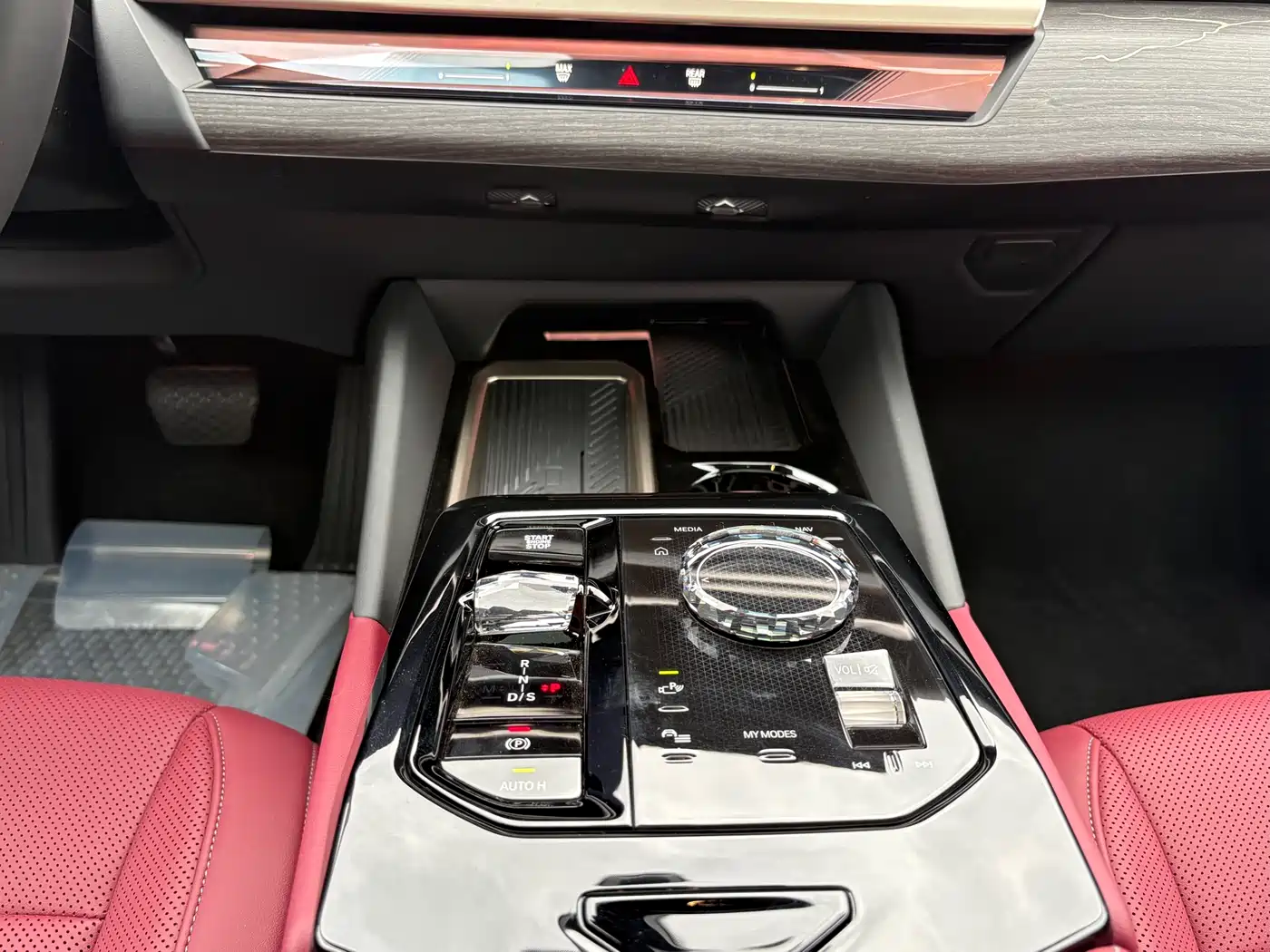 BMW 5 Series 2025 530Li Premium M Sport Package фото 21