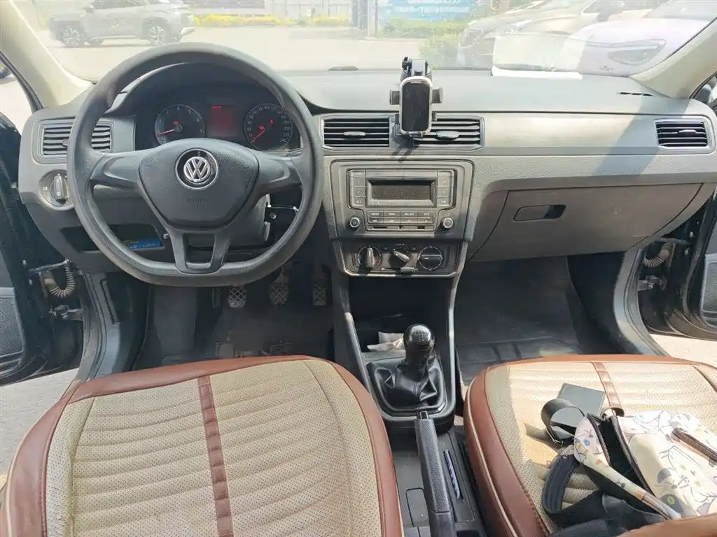 Volkswagen Santana 2016 1.4L Manual Trend Edition фото 13