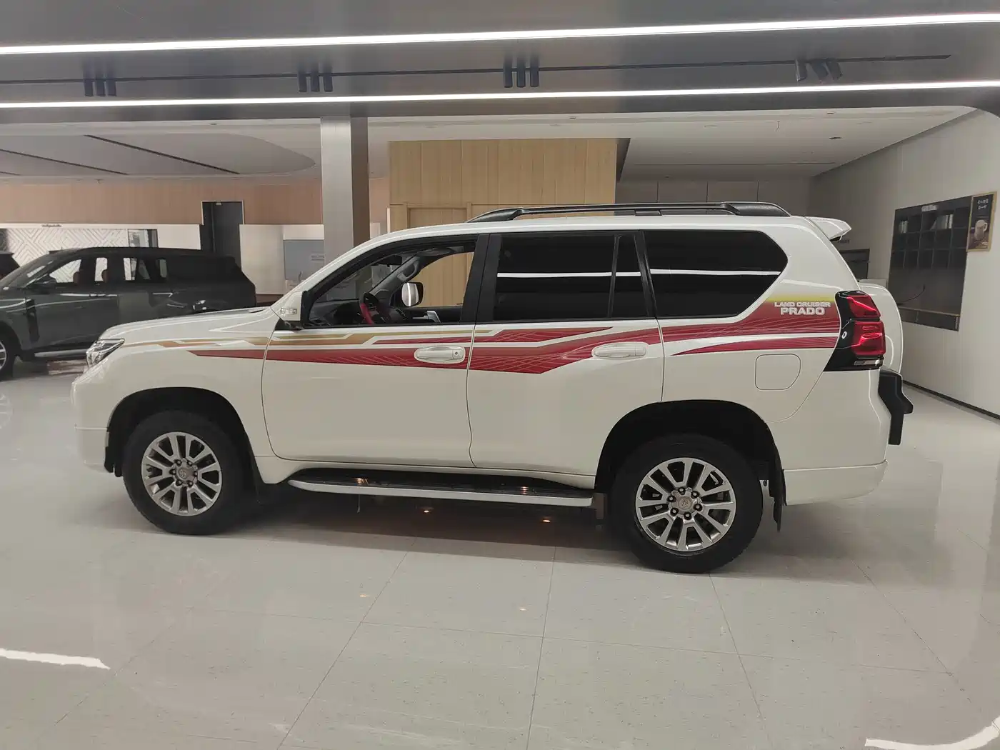 Toyota Prado 2019 3.5L Automatic TX-L Zunxiang Edition with Rear-mounted Spare Tire фото 5