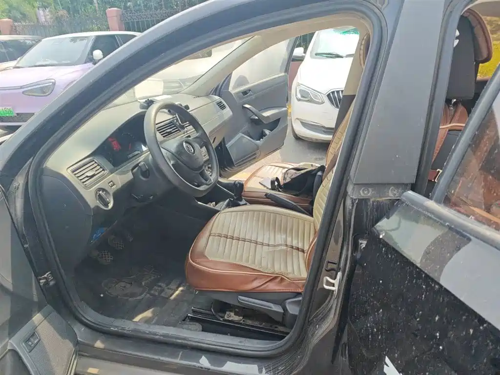 Volkswagen Santana 2016 1.4L Manual Trend Edition фото 8