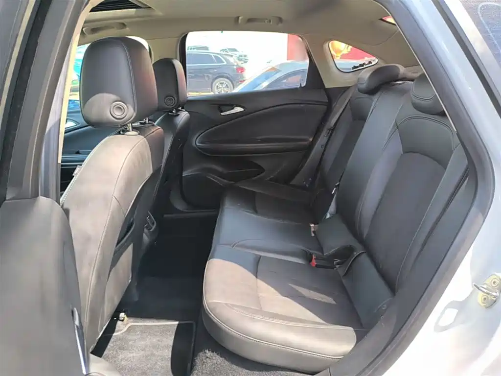 Buick Verano 2018 Sedan 20T Dual Clutch Leading фото 17