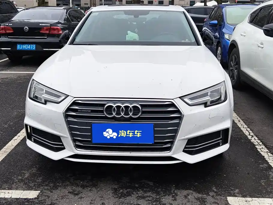 Audi A4L 2018 30th Anniversary 45 TFSI quattro Personality Sport фото 2