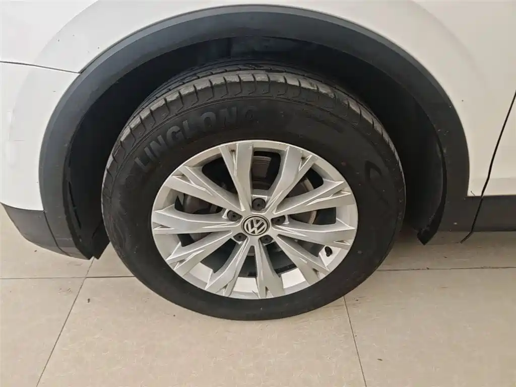 Volkswagen Tiguan L 2017 330TSI Automatic 2WD Trend Edition фото 25