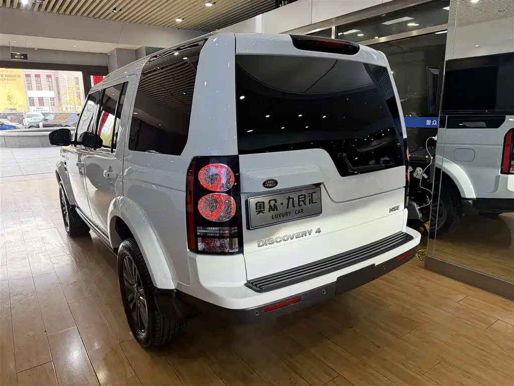 Land Rover Discovery 2016 3.0 SC Gloss Black Collector's Edition HSE фото 13