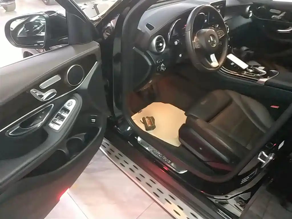 Mercedes-Benz GLC 2018 GLC 260 4MATIC Luxury фото 16