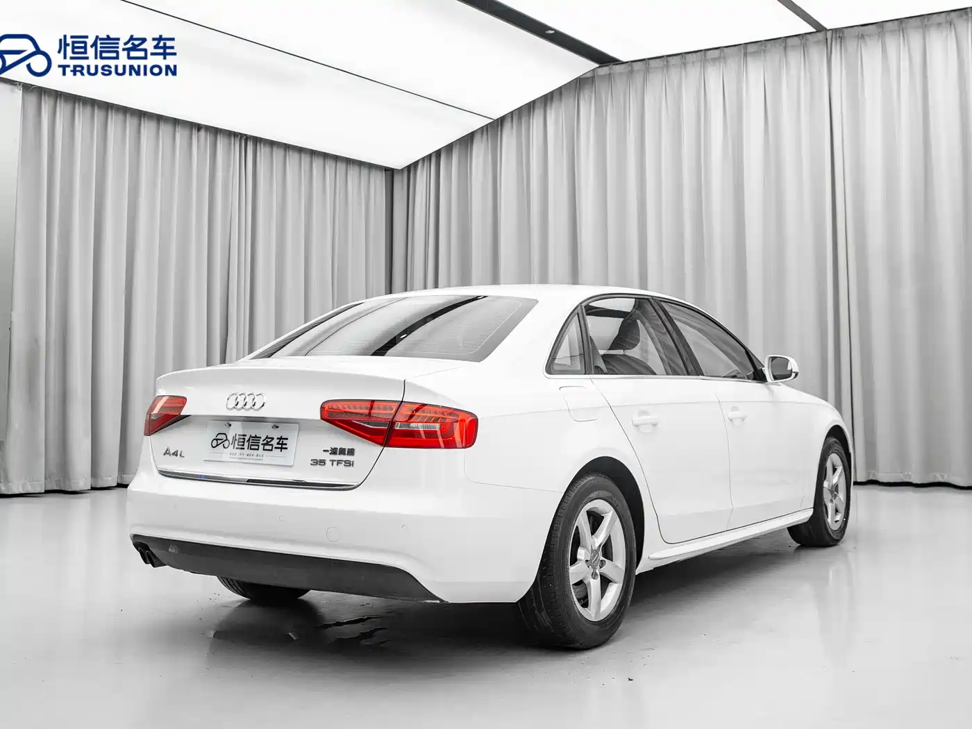 Audi A4L 2013 35 TFSI Automatic Comfort фото 4