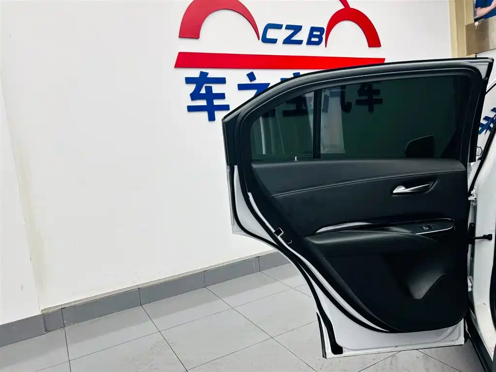 Cadillac XT4 2022 28T FWD Style фото 24