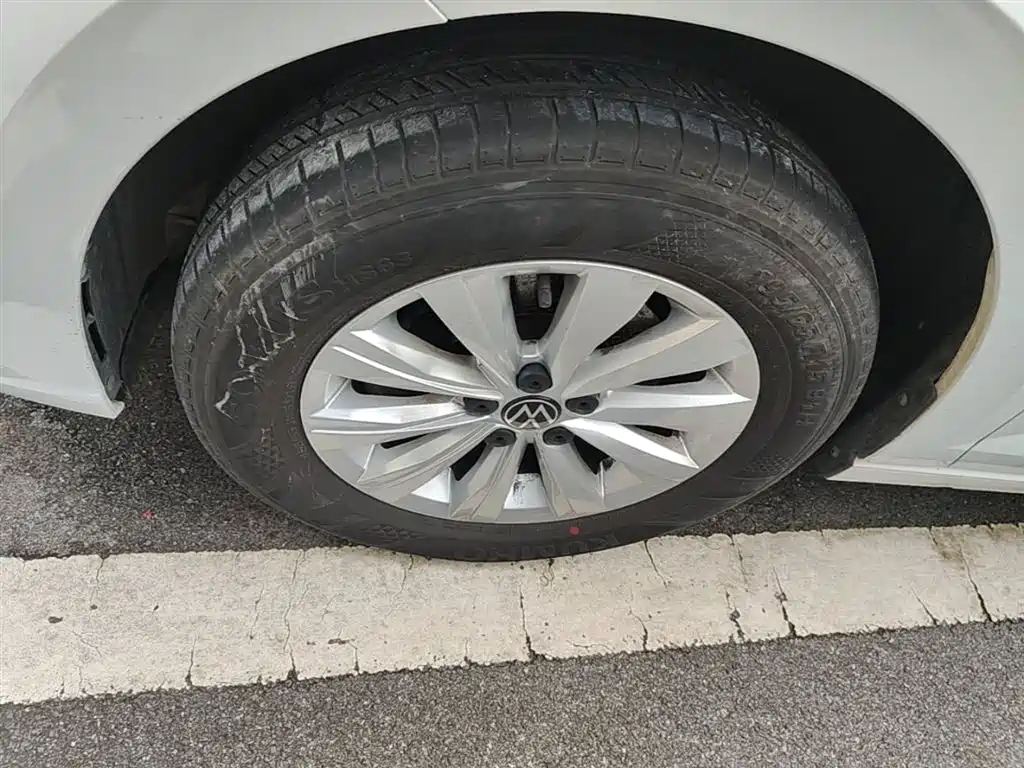 Volkswagen Lavida 2023 New Sharp 1.5L Auto Premium Edition фото 23