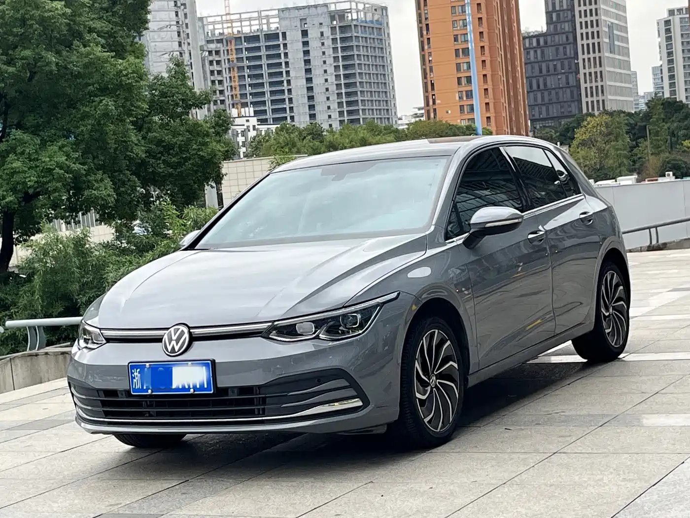 VOLKSWAGEN GOLF