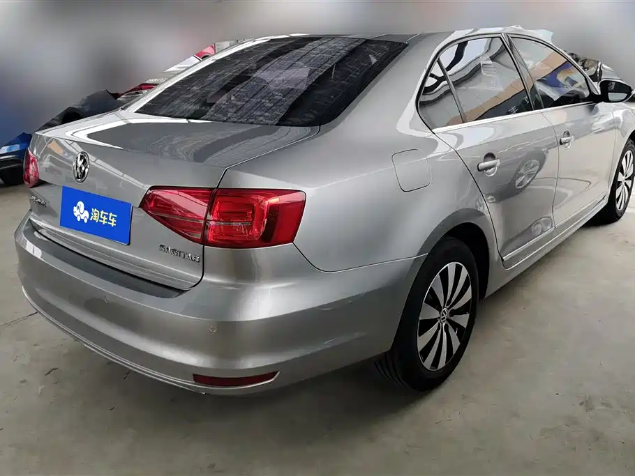 Volkswagen Sagitar 2017 1.6L Automatic Comfort фото 3