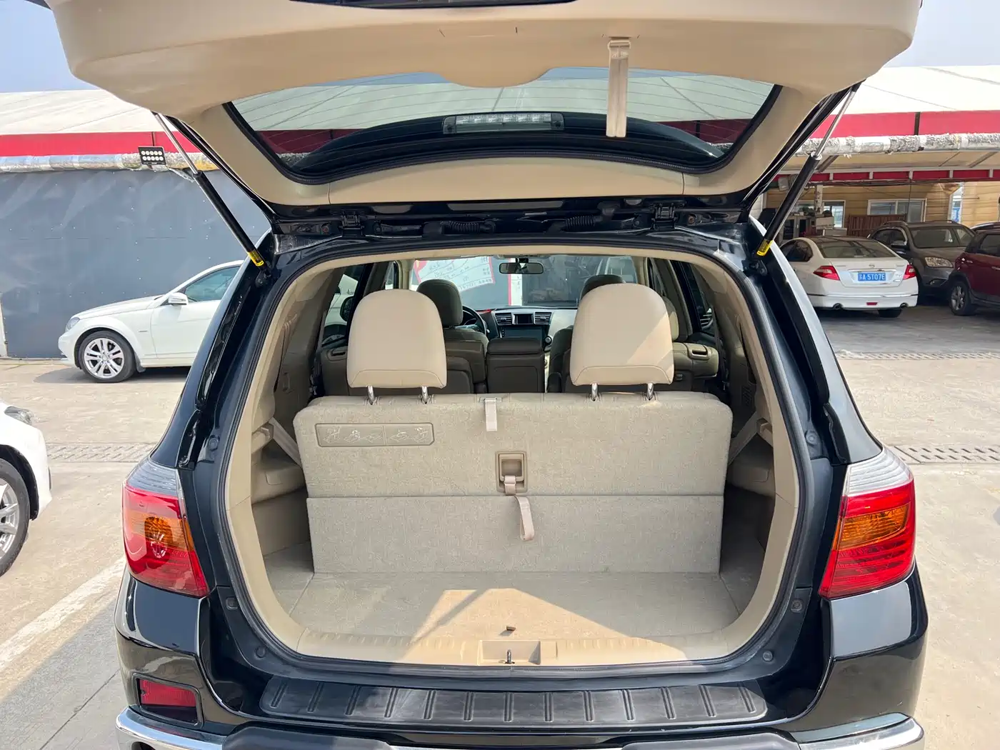 Toyota Highlander 2011 2.7L 2WD 7-seat Luxury Navigation фото 21