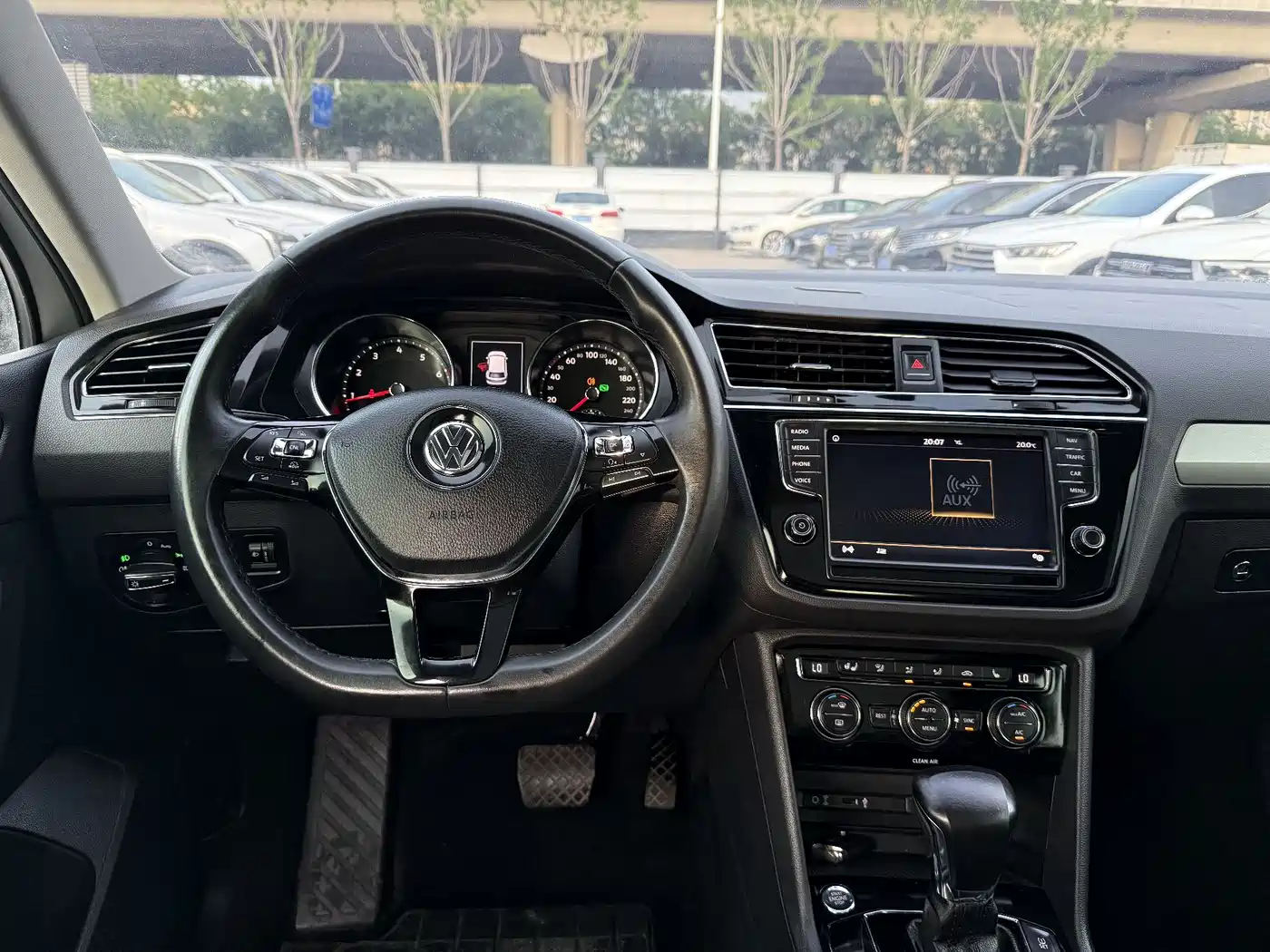 Volkswagen Tiguan L 2017 330TSI Automatic 2WD Luxury Edition фото 10