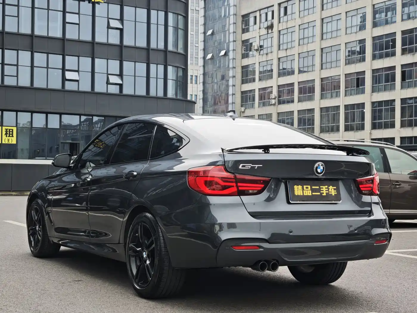 BMW 3 Series GT 2019 320i M Sport Black Night Edition фото 6