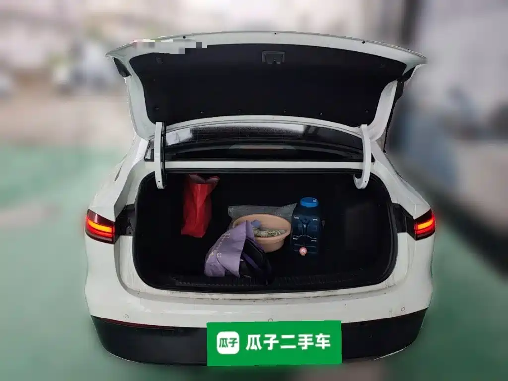 Roewe D6 2025 2025 Model 450km Premium Edition