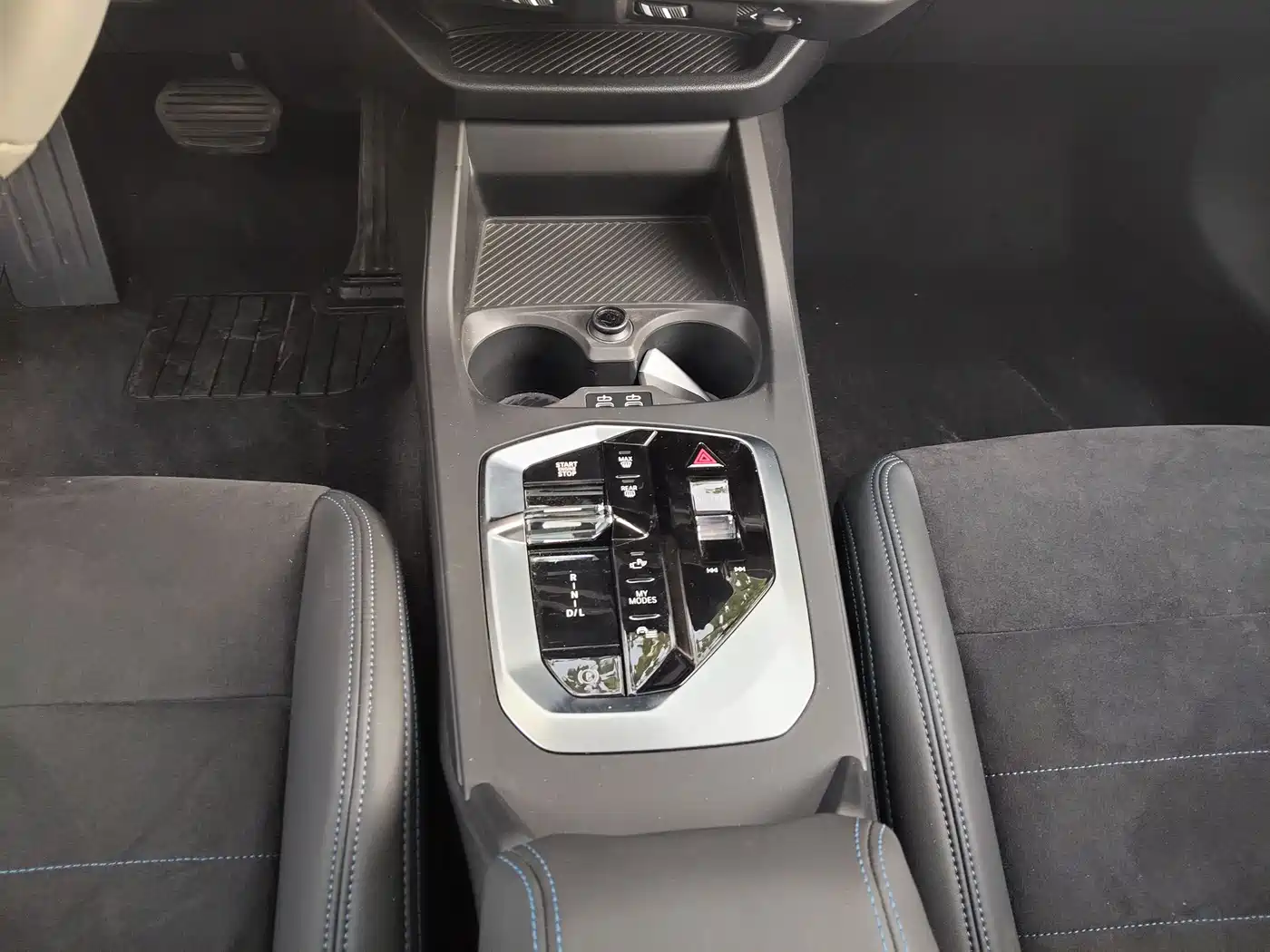 BMW 2 Series 2025 225L M Sport Moonlight Package фото 11