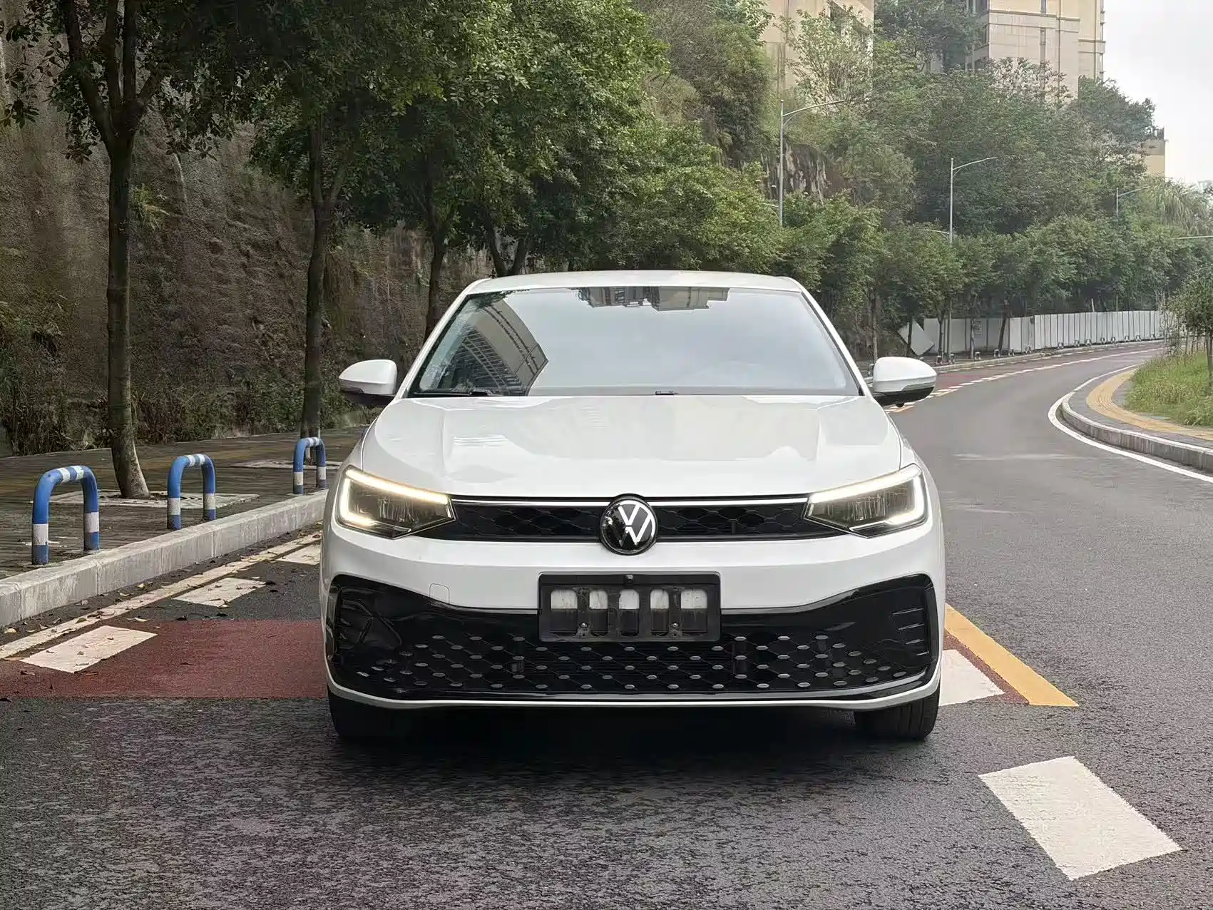 صورة 2 - Volkswagen Lavida
