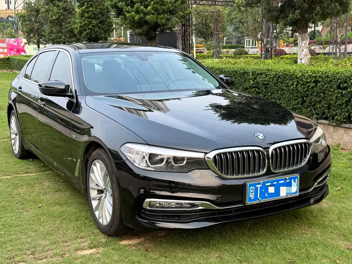 BMW 5 Series 2018 525Li Luxury Package фото 3