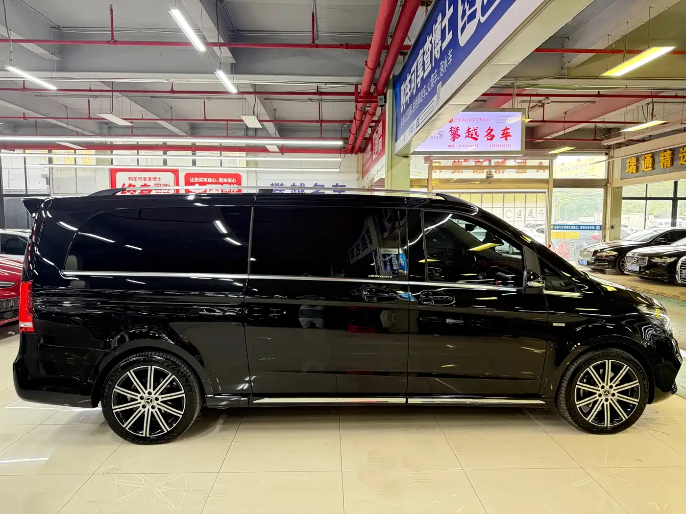 Mercedes-Benz V-Class 2022 V 260 L Long Wheelbase Luxury Edition фото 16