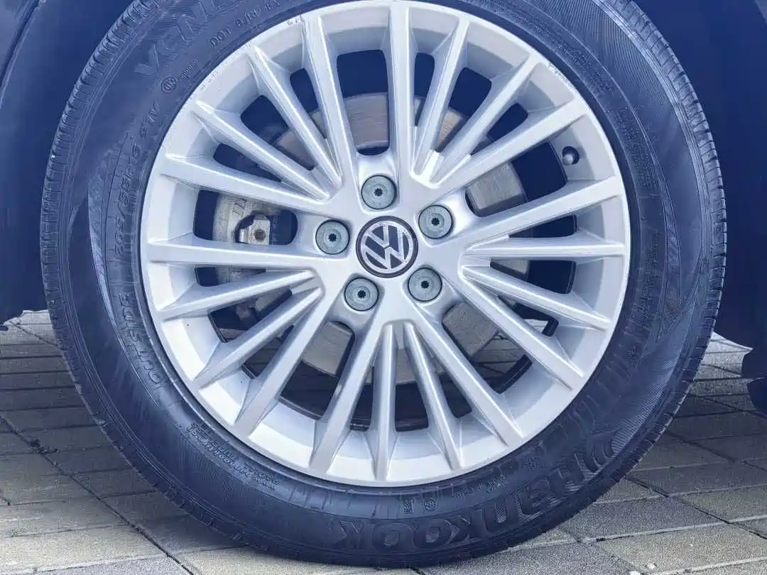 Volkswagen Bora 2013 1.6L Automatic Luxury Model фото 19
